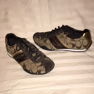Coach size 6 brown shoes